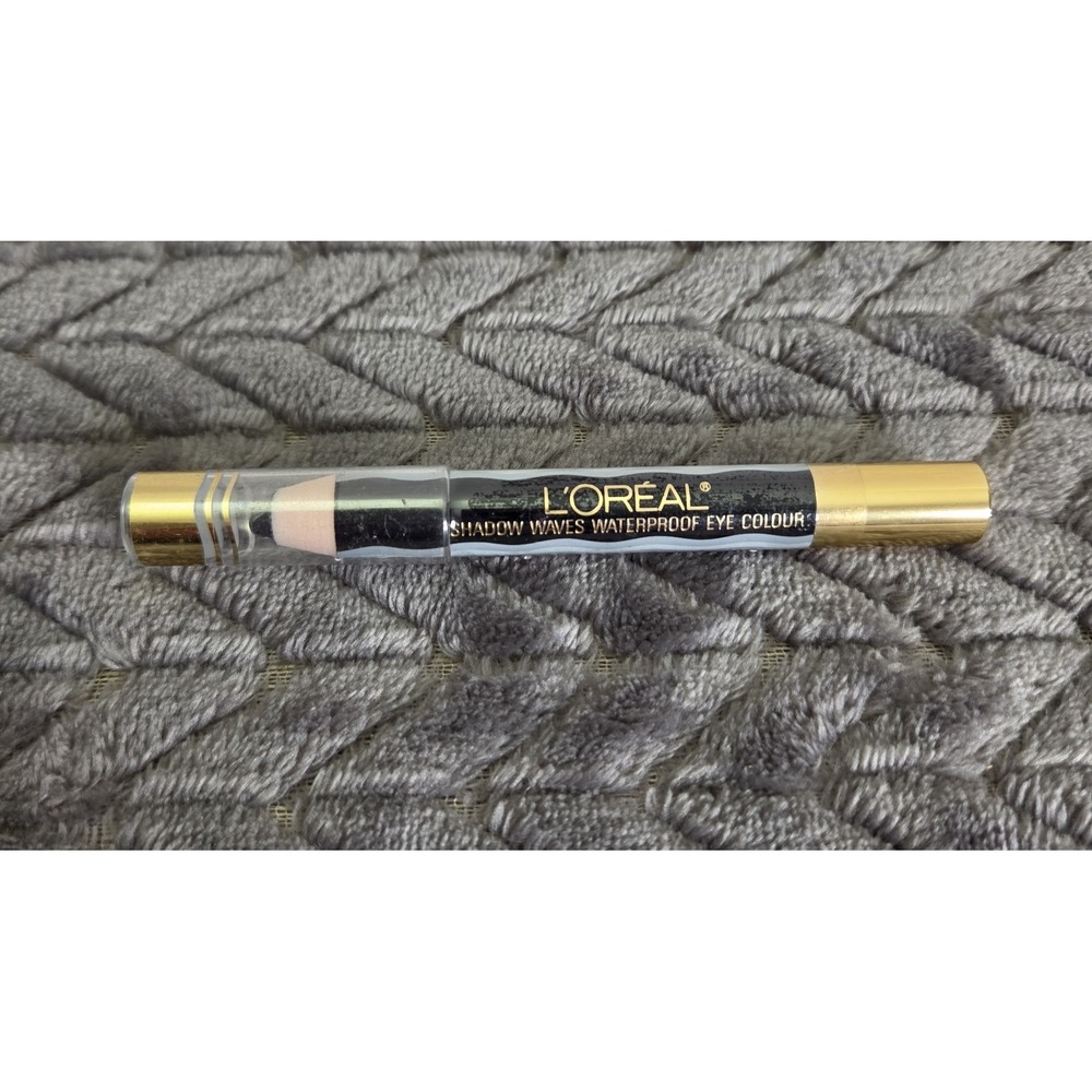 L'Oreal Shadow Waves Waterproof Eye Colour "Racing Stripe Black" .07oz‎